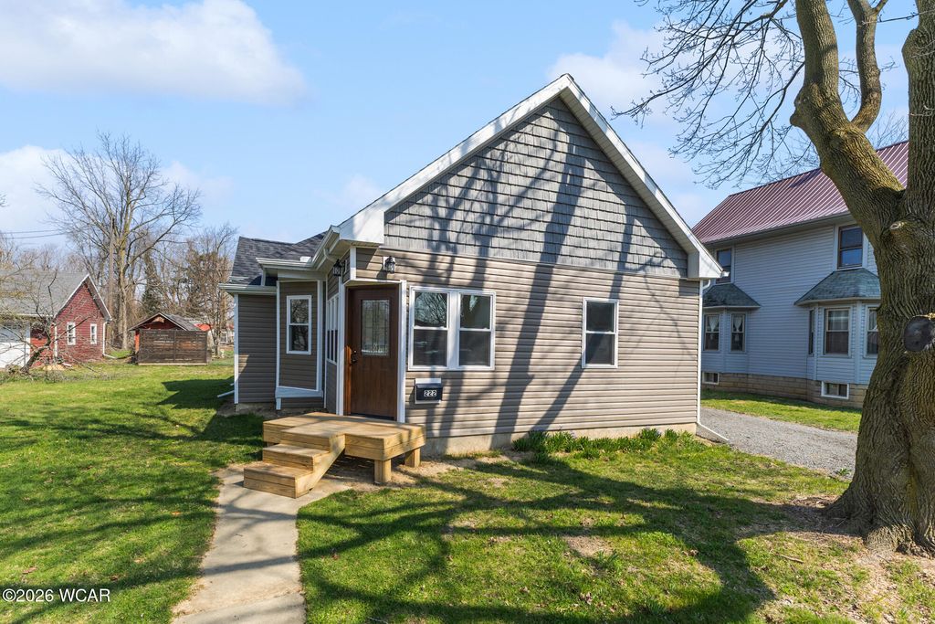 Photo of 222 E Montford Avenue, Ada, OH 45810 (MLS # 309793)