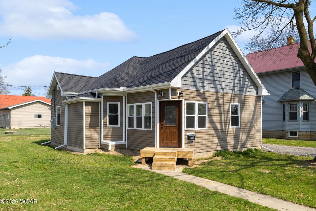 Photo of 222 E Montford Avenue, Ada, OH 45810 (MLS # 309793)