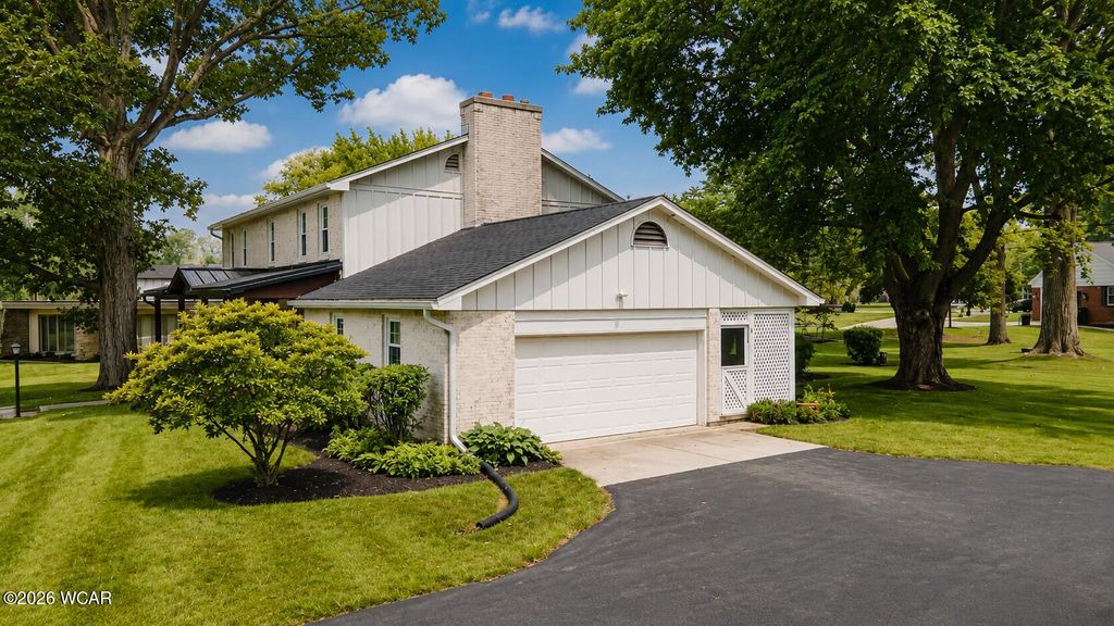 Photo of 2320 London Drive, Lima, OH 45805 (MLS # 310954)