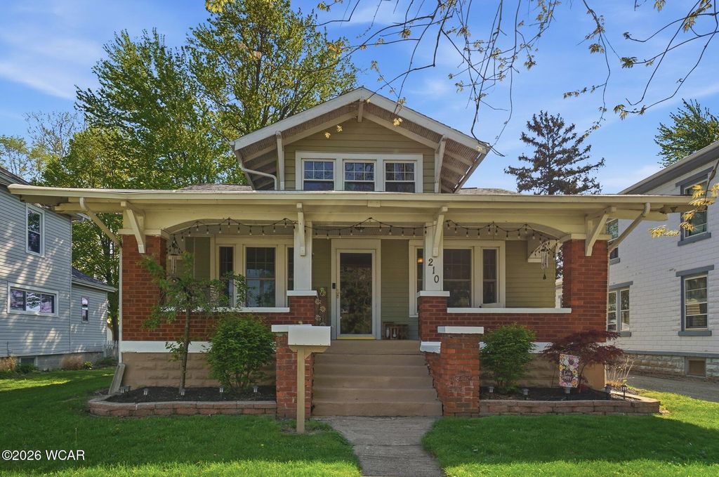 Photo of 210 N Greenlawn Avenue, Lima, OH 45807 (MLS # 310046)