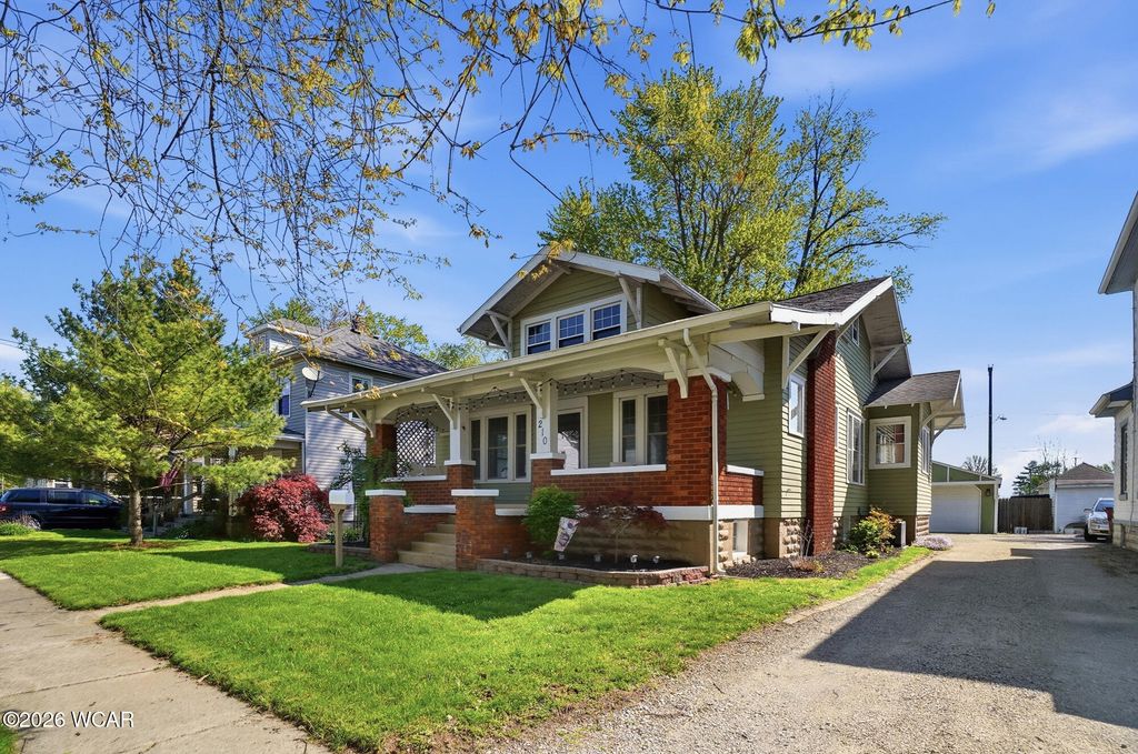 Photo of 210 N Greenlawn Avenue, Lima, OH 45807 (MLS # 310046)