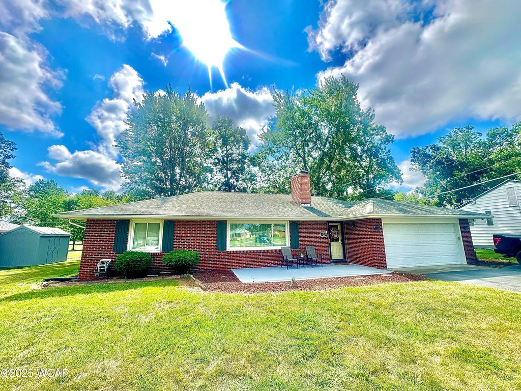 Photo of 3270 Bonnieview Drive, Lima, OH 45801 (MLS # 307997)