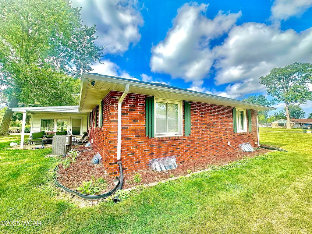 Photo of 3270 Bonnieview Drive, Lima, OH 45801 (MLS # 307997)