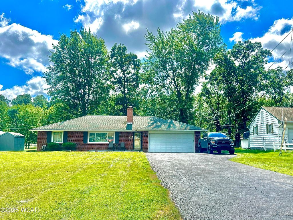 Photo of 3270 Bonnieview Drive, Lima, OH 45801 (MLS # 307997)