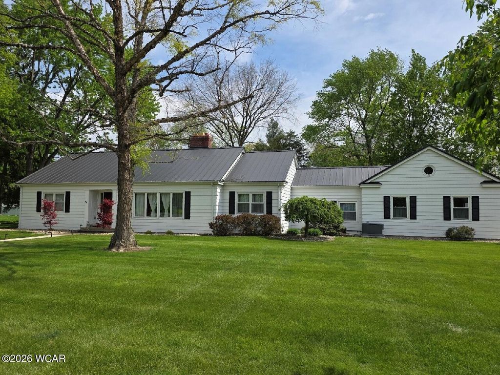 Photo of 1054 S Walnut Street, Van Wert, OH 45891 (MLS # 310195)