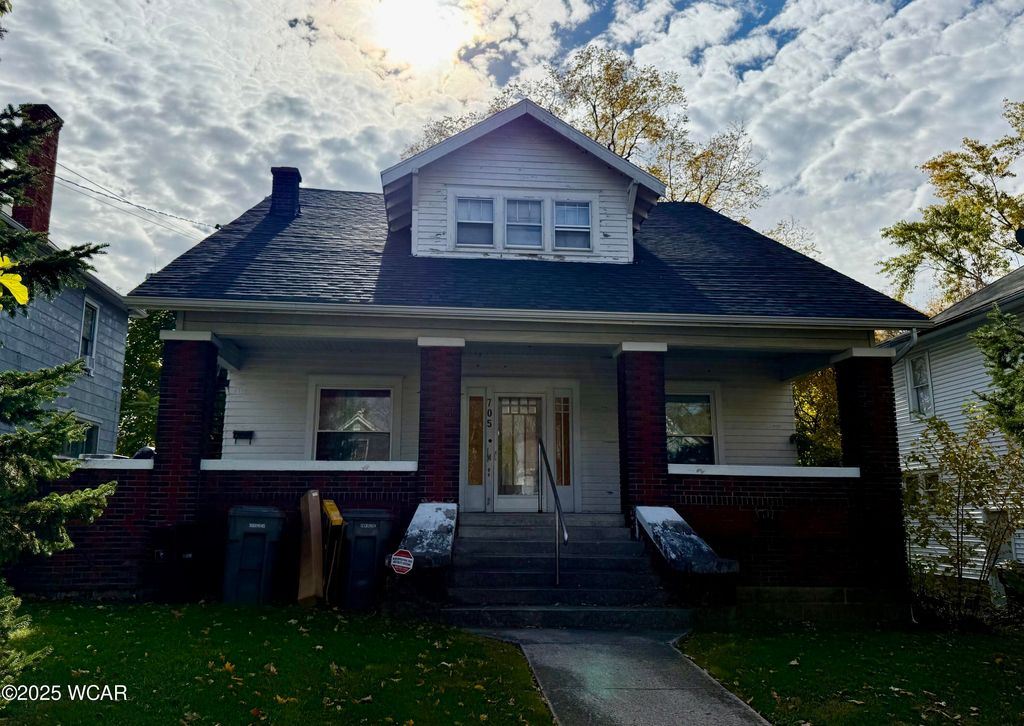 Photo of 705 W Elm Street, Lima, OH 45801 (MLS # 308752)