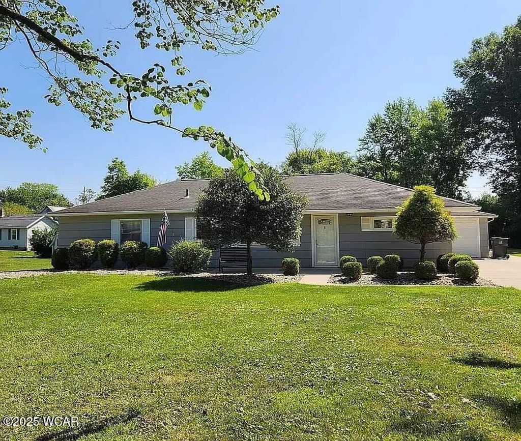 Photo of 1405 Trebor Drive, Lima, OH 45805 (MLS # 308880)