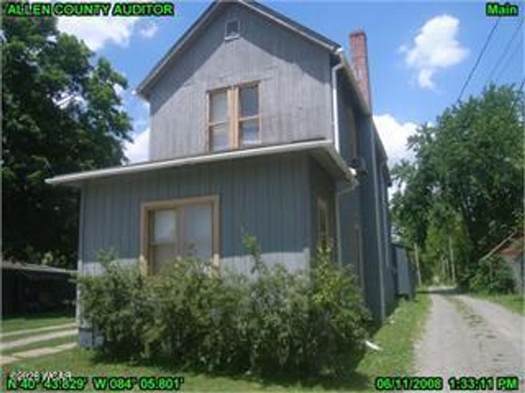 Photo of 617 E Kibby Street E, Lima, OH 45804 (MLS # 309486)