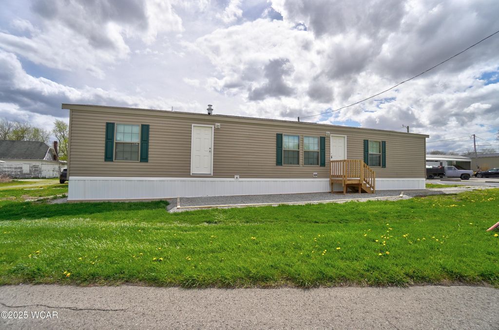 Photo of 723 Lima Street #1, Kenton, OH 43326 (MLS # 306914)