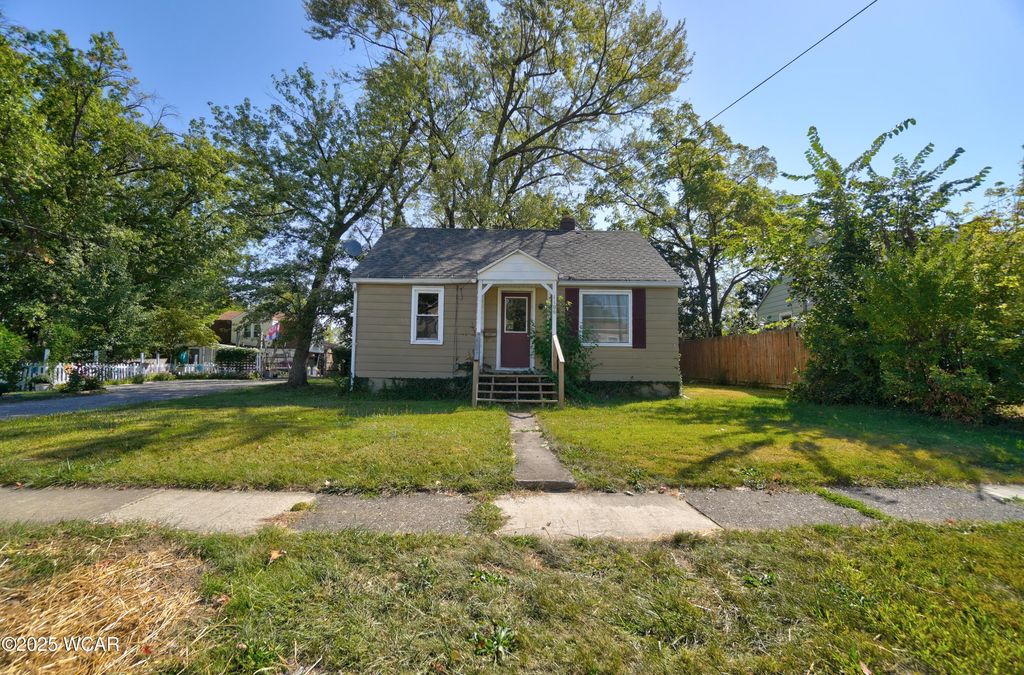 Photo of 1106 N Central Avenue, Lima, OH 45801 (MLS # 308260)