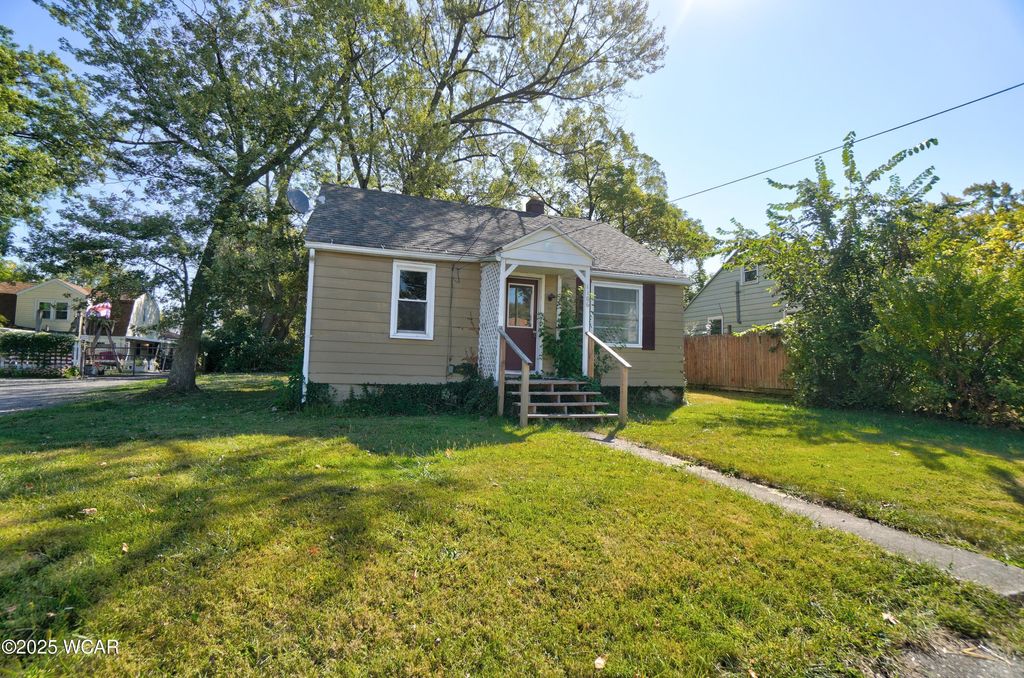 Photo of 1106 N Central Avenue, Lima, OH 45801 (MLS # 308260)
