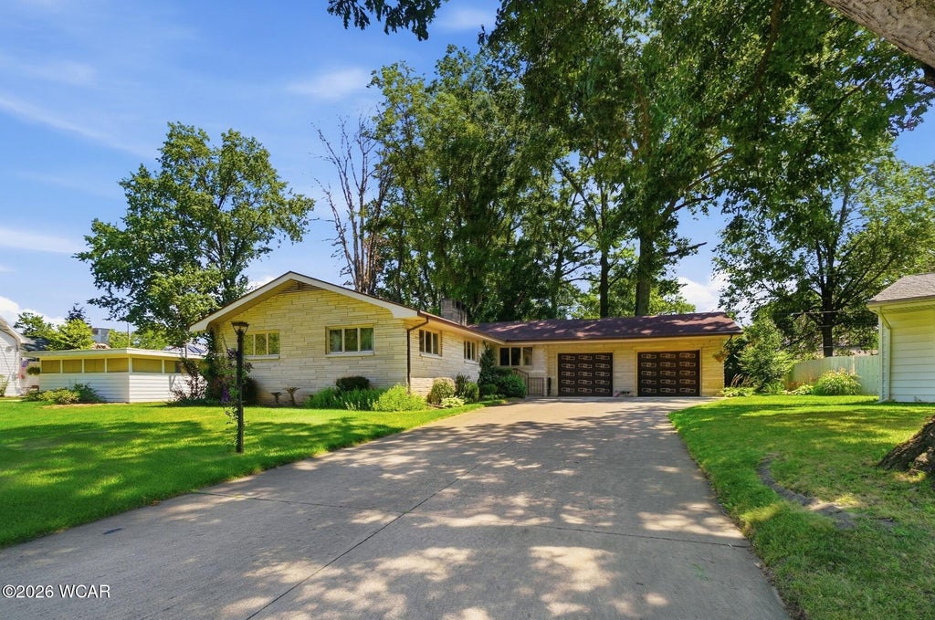 Photo of 215 S Dale Drive, Lima, OH 45805 (MLS # 311003)