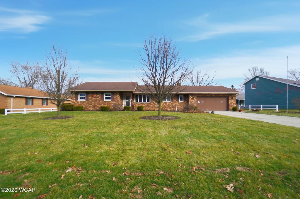 Photo of 918 Carnation Drive, Wapakoneta, OH 45895 (MLS # 309242)