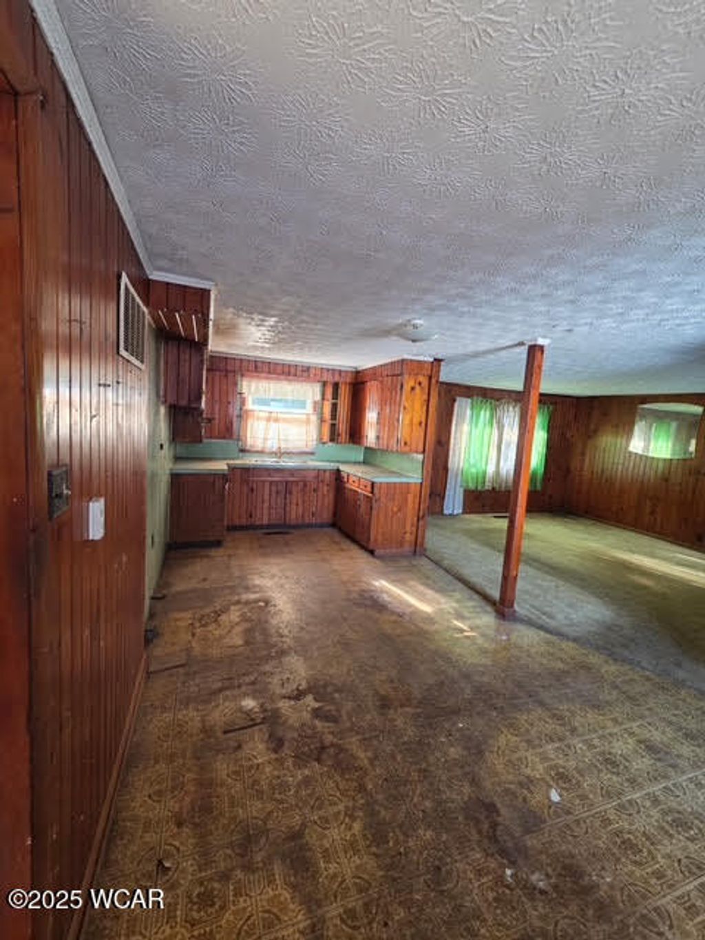 Photo of 520 Kenmore Street, Lima, OH 45801 (MLS # 309005)