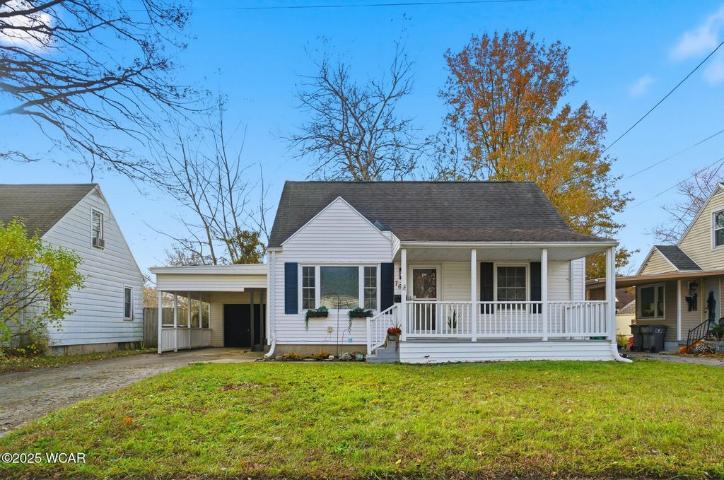 Photo of 765 Ewing Avenue, Lima, OH 45801 (MLS # 308853)