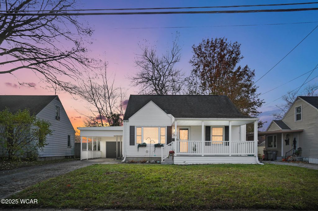 Photo of 765 Ewing Avenue, Lima, OH 45801 (MLS # 308853)