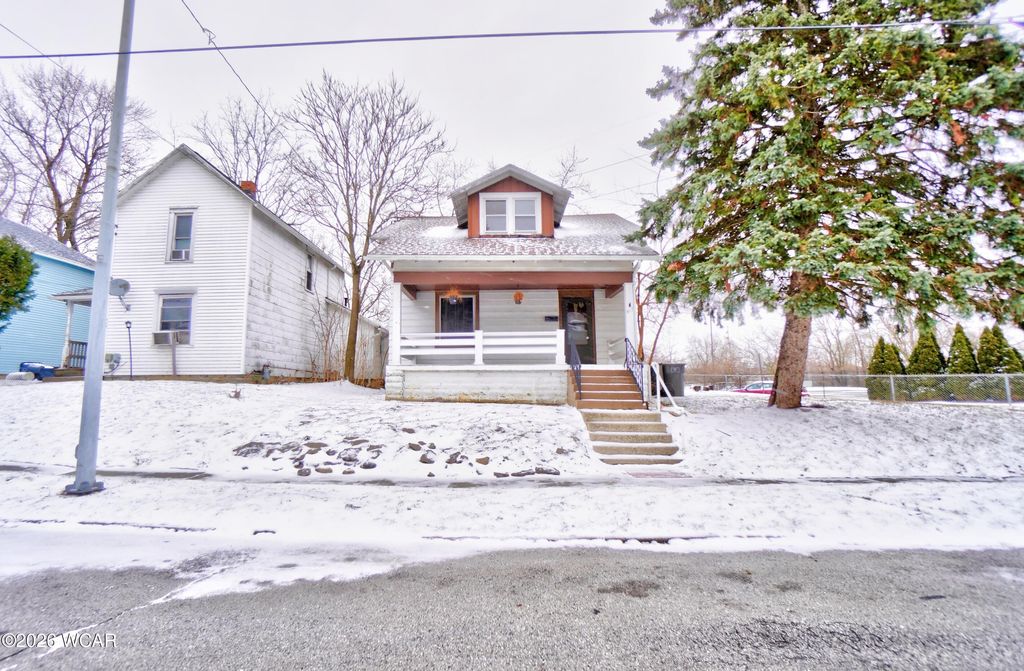 Photo of 417 S McDonel Street, Lima, OH 45801 (MLS # 309508)