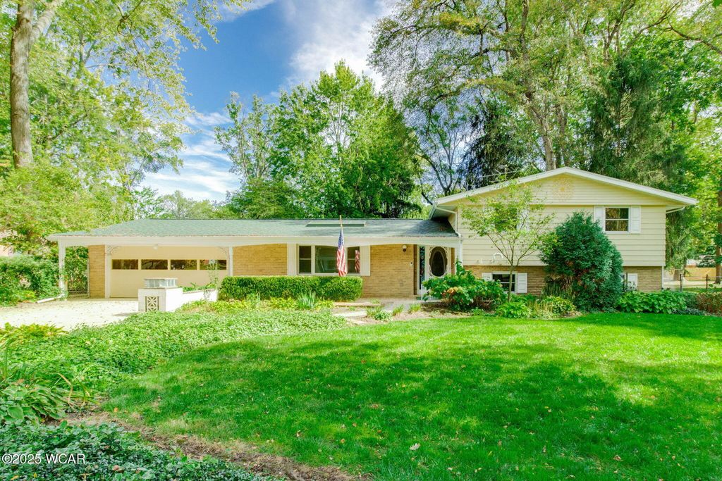 Photo of 3495 Woodhaven Lane, Lima, OH 45806 (MLS # 308408)