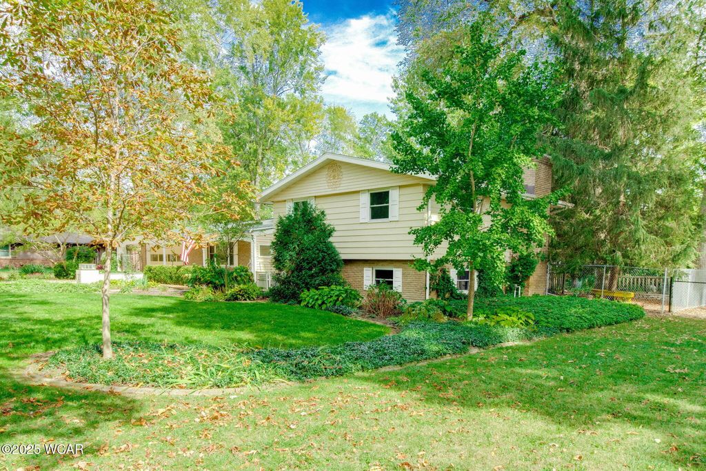 Photo of 3495 Woodhaven Lane, Lima, OH 45806 (MLS # 308408)