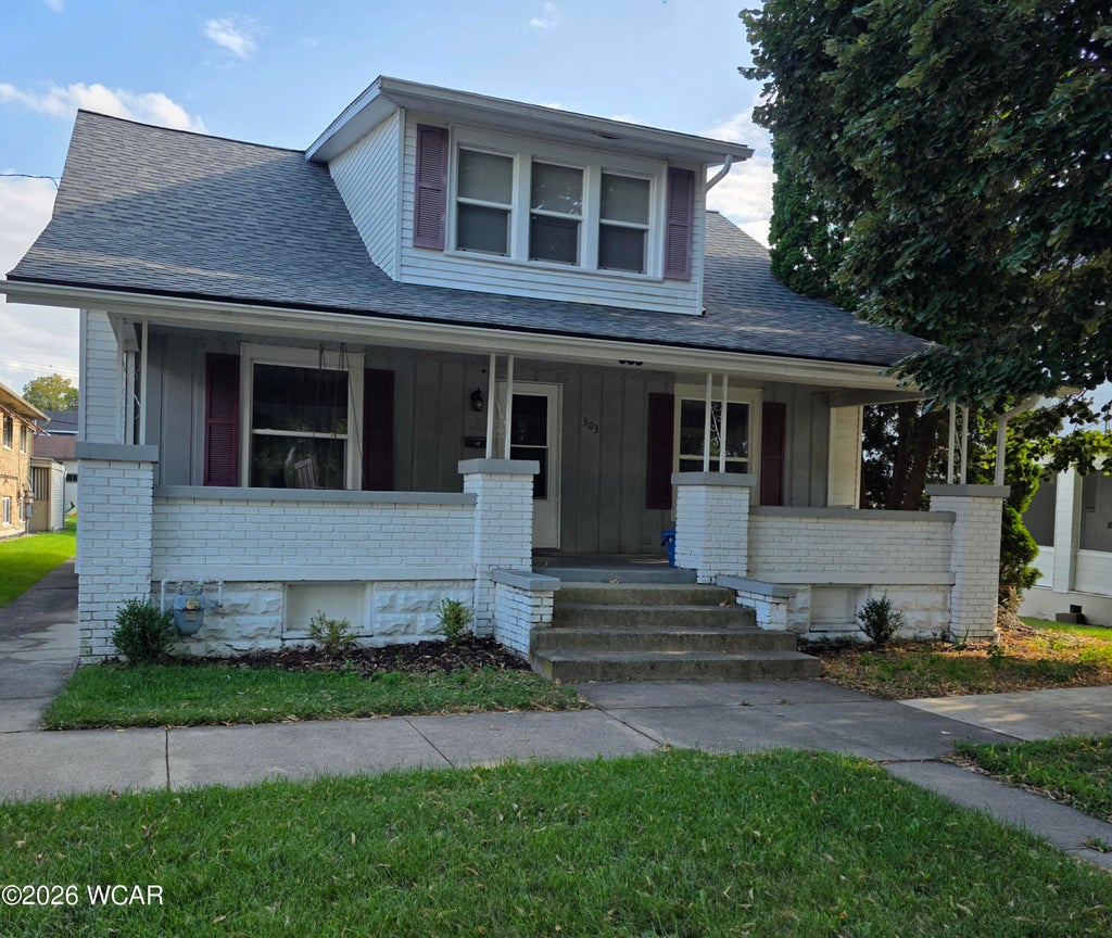 Photo of 303 W Mechanic Street, Wapakoneta, OH 45895 (MLS # 311043)