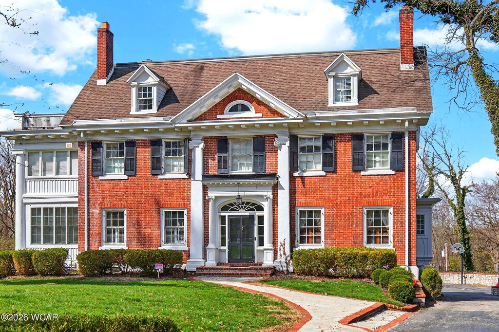 Photo of 1115 Oakwood Avenue, Oakwood, OH 45419 (MLS # 309899)