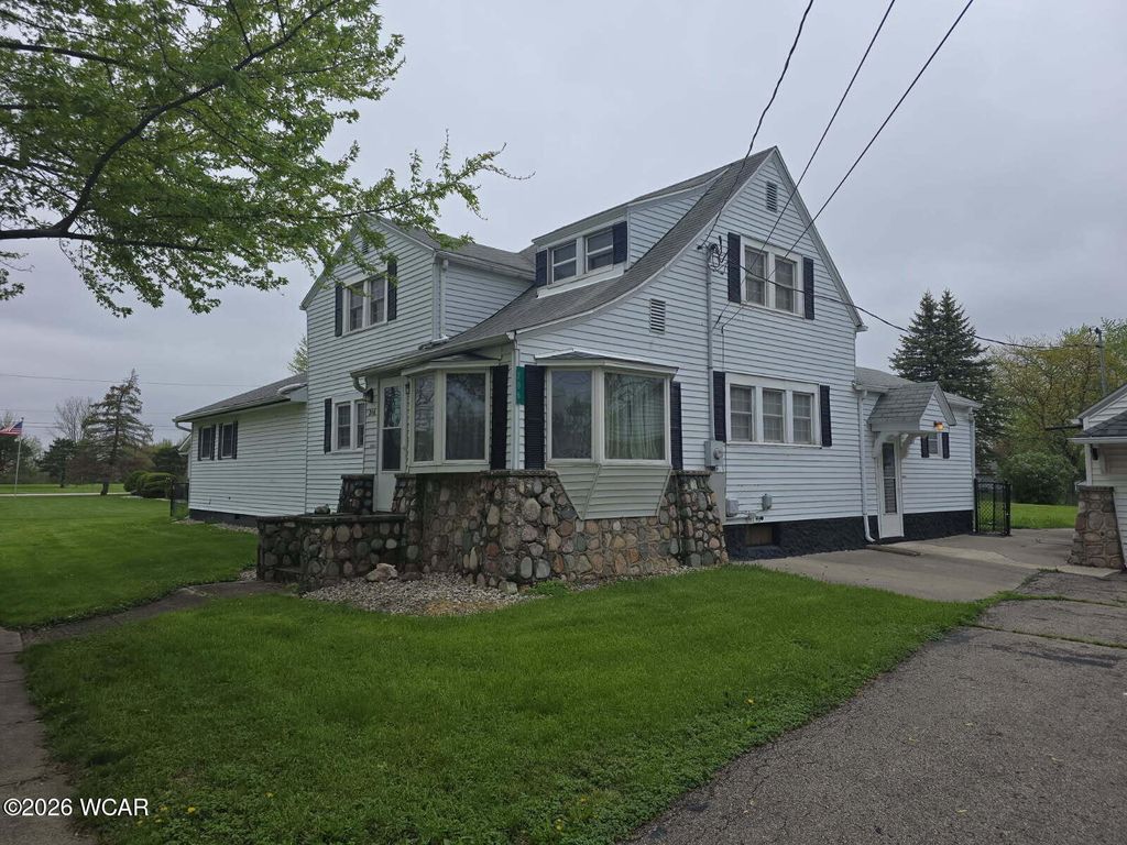 Photo of 206 N Wyandot Street, Pioneer, OH 43554 (MLS # 310372)