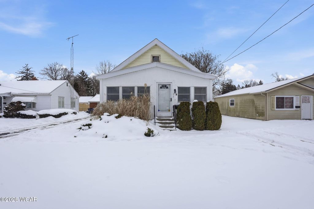 Photo of 914 Sawyer Road, Toledo, OH 43615 (MLS # 309332)