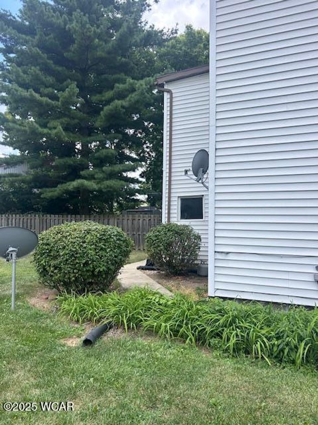 Photo of 739 W Wayne Street #3, Lima, OH 45801 (MLS # 308469)