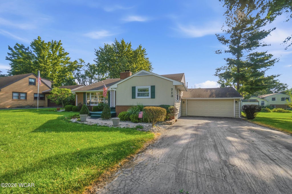 Photo of 713 Lincolnshire Lane, Findlay, OH 45840 (MLS # 311357)