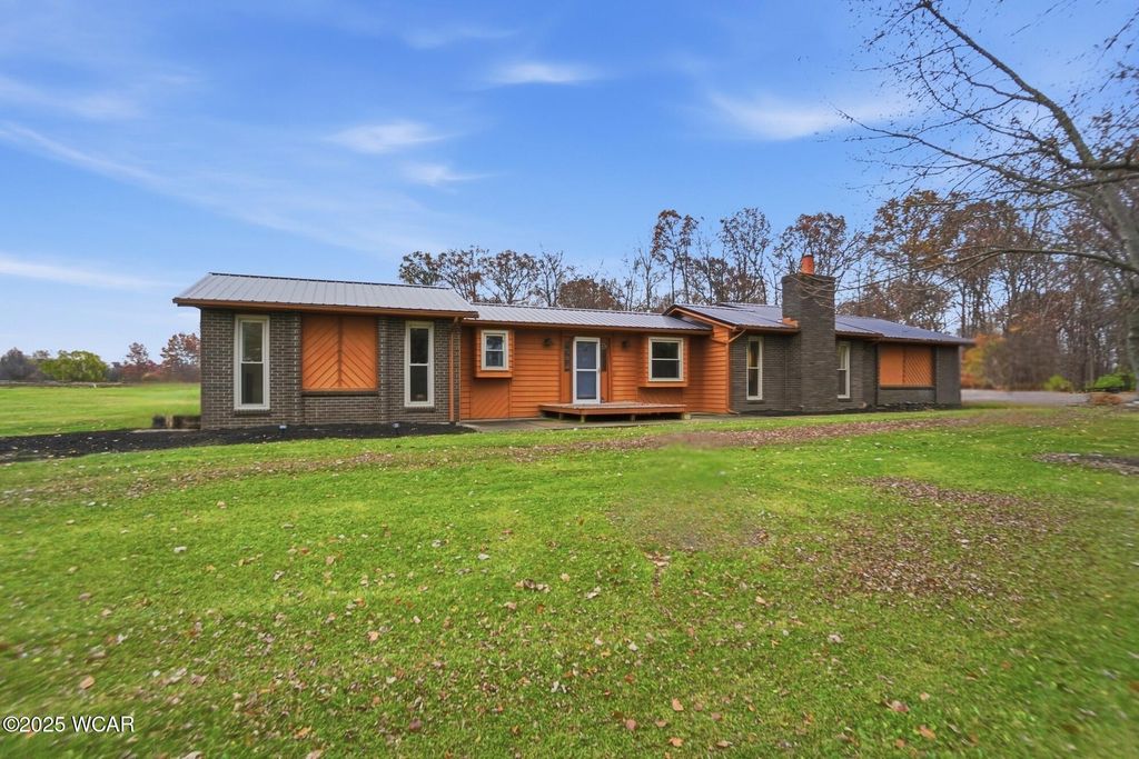 Photo of 108 Highland Lakes Drive, Lima, OH 45801 (MLS # 308733)