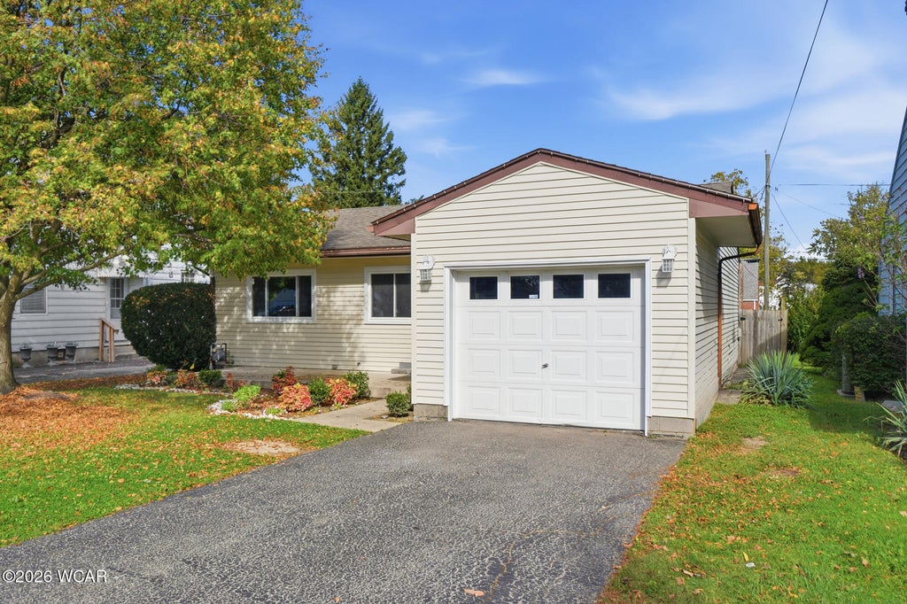 Photo of 1984 W Elm Street, Lima, OH 45805 (MLS # 311767)
