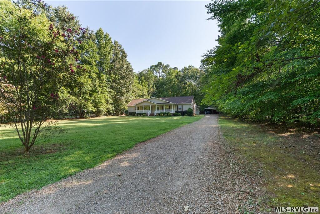 124 Lakeview Drive - Photo 3