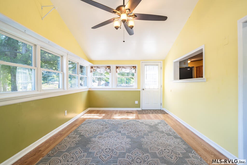 422 Boardman Dr - Photo 3