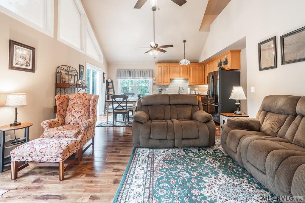 126 Anchor - Photo 3