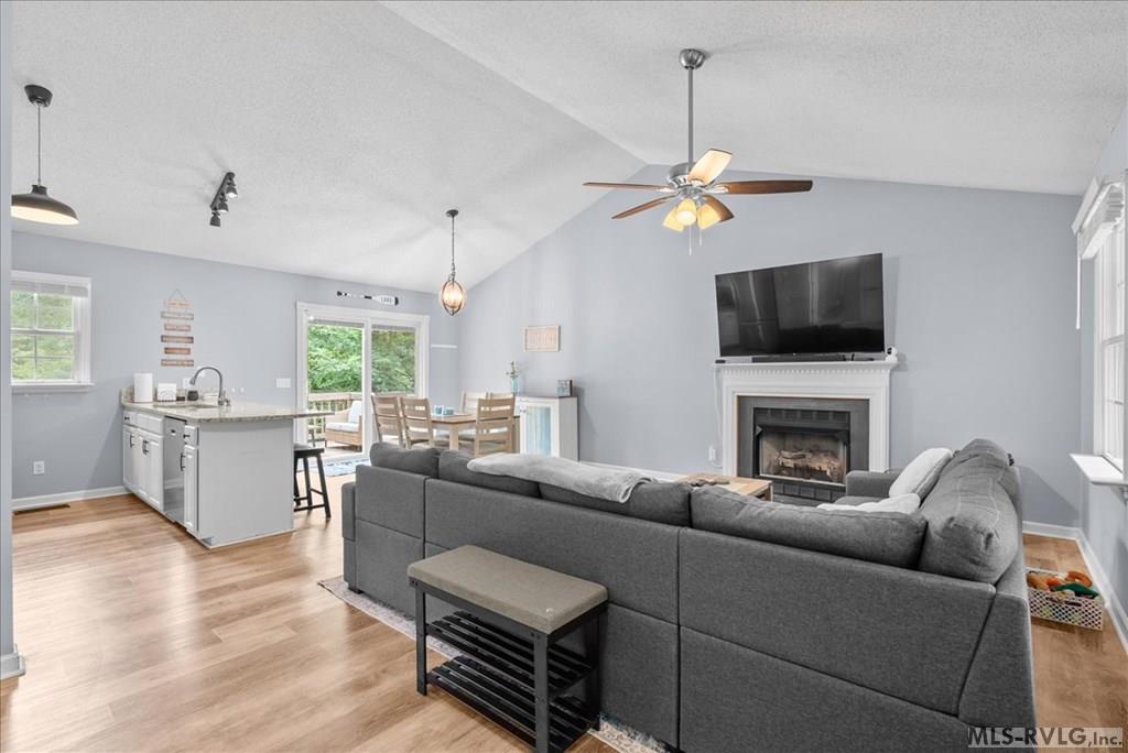 269 Waterside Drive - Photo 3