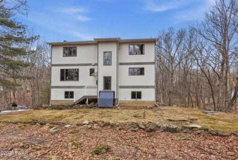 Homes For Sale - 112 Hawk View Drive<br/> Pike County, Milford, PA 18337