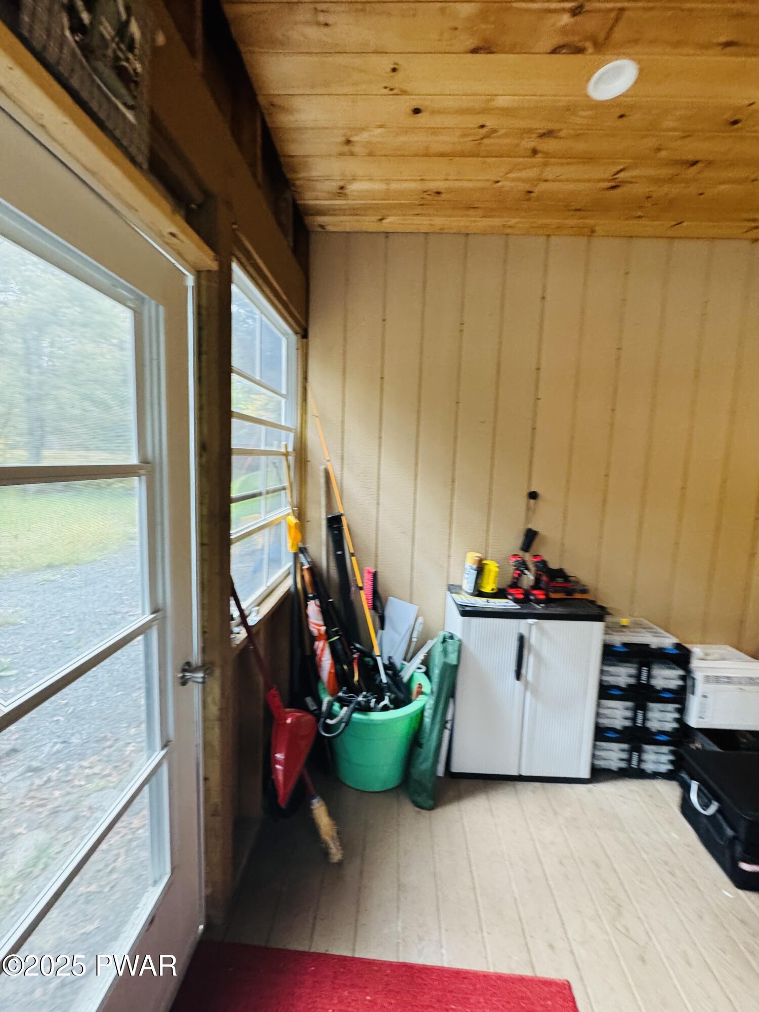 Lords Valley, Pennsylvania 18428, United States, 3 Bedrooms Bedrooms, ,2 BathroomsBathrooms,Residential,Active,216138