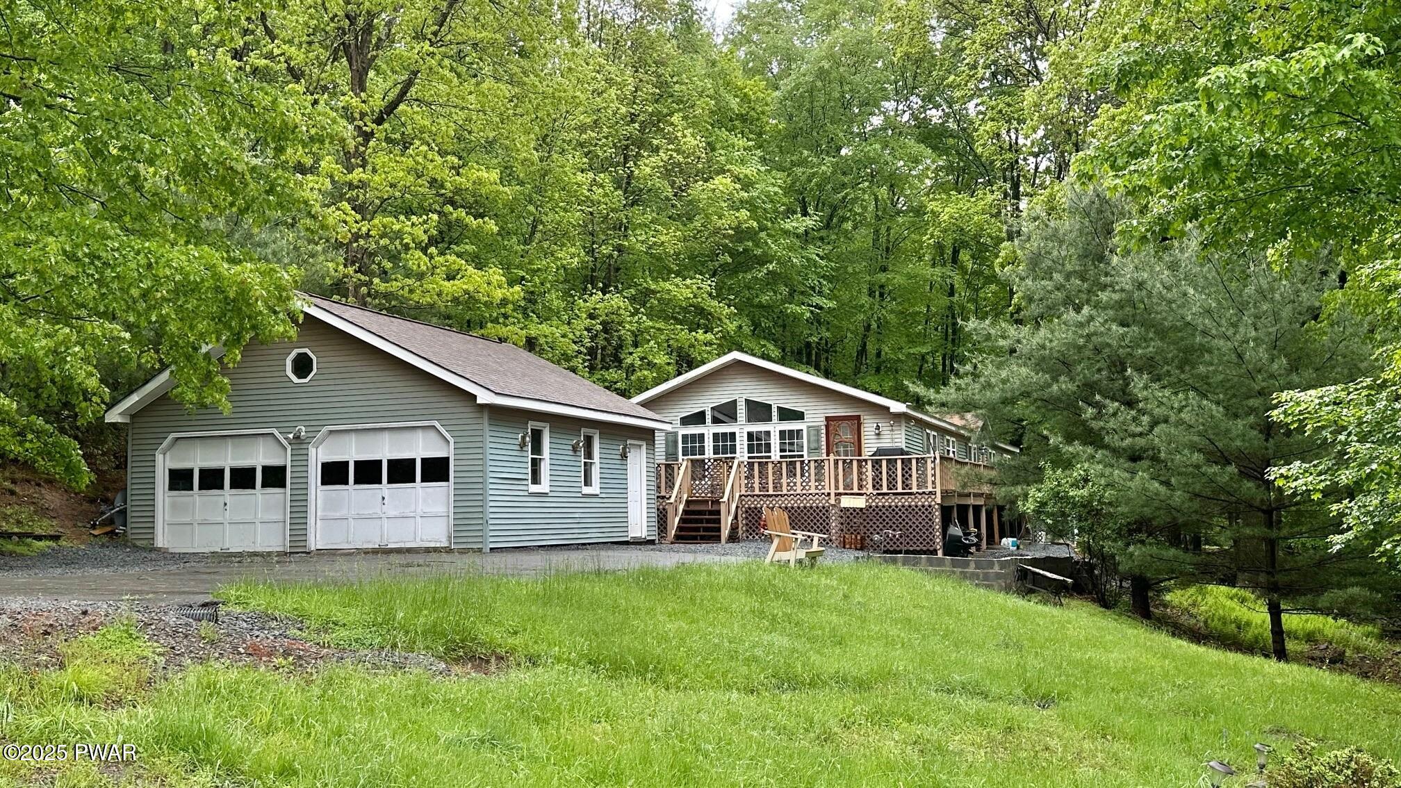 10 Sutter Court, Hawley, Pennsylvania image 1