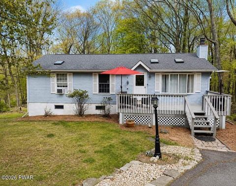 Homes For Sale - 103 Pom Pom Court<br/> Milford, PA 18337
