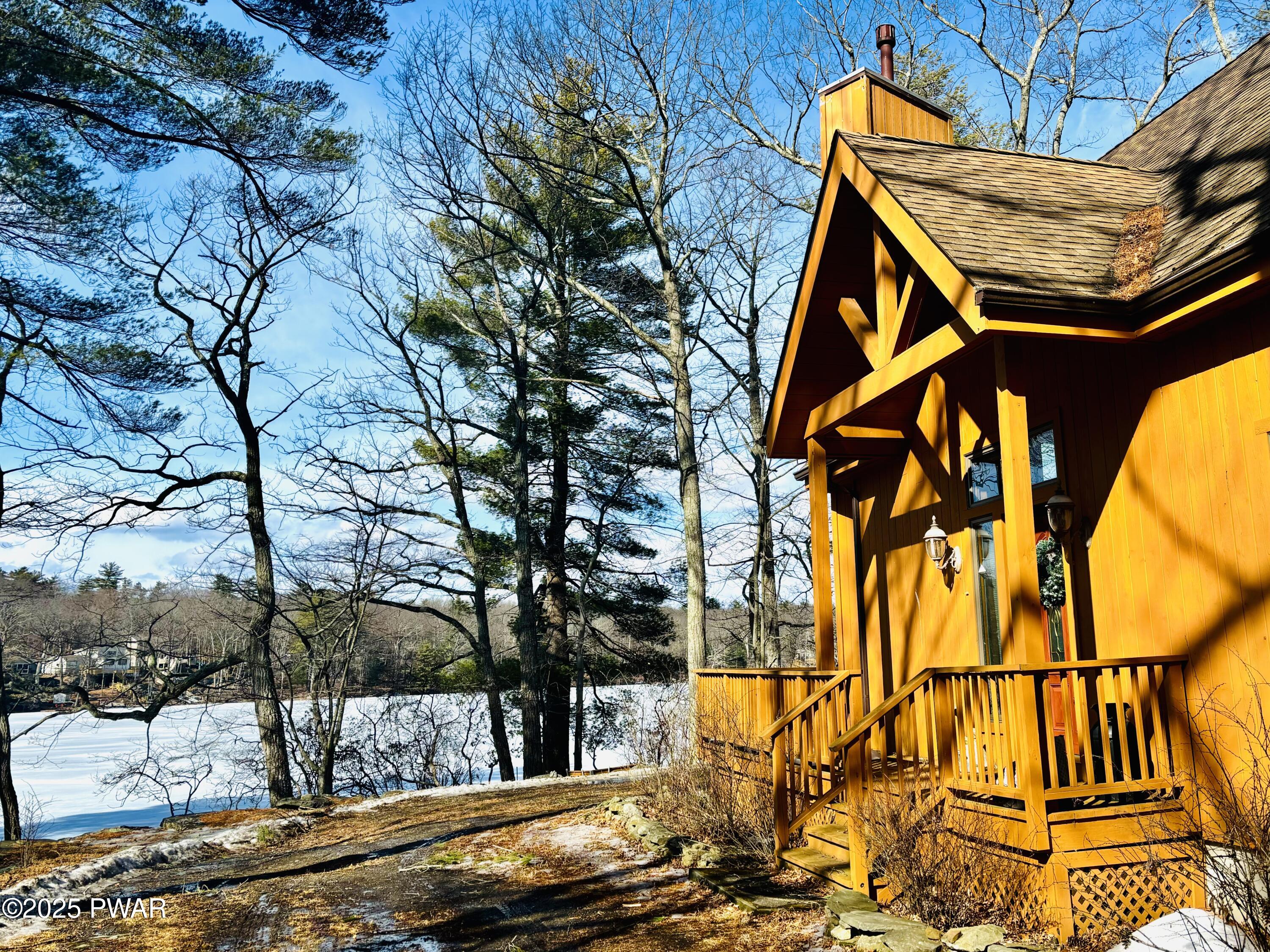 111 Mountain Lake Drive, Dingmans Ferry, Pennsylvania image 2