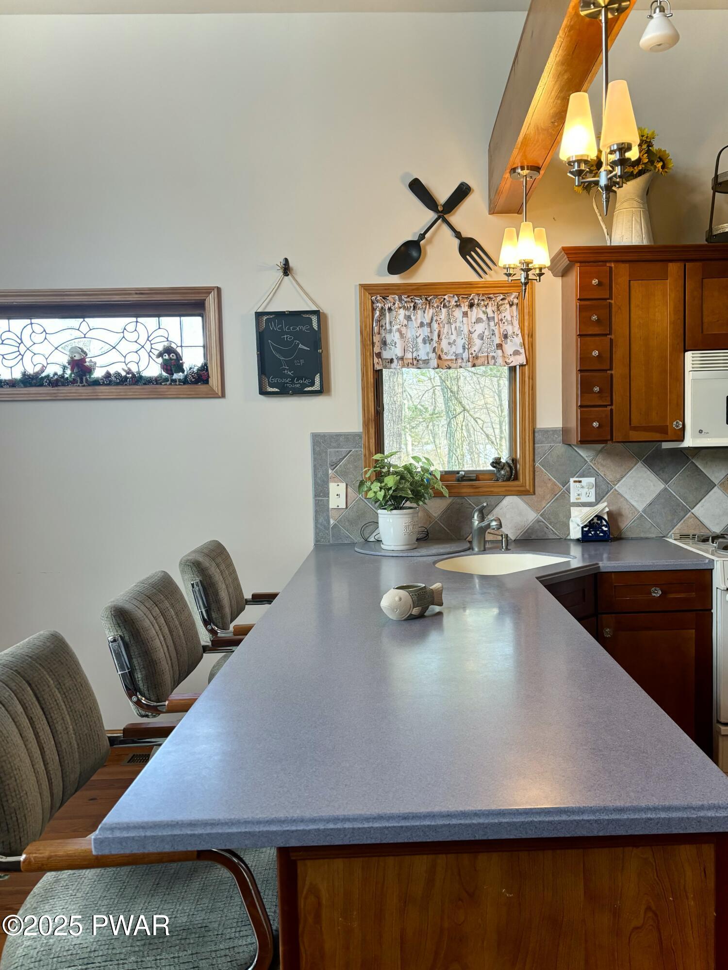 111 Mountain Lake Drive, Dingmans Ferry, Pennsylvania image 11