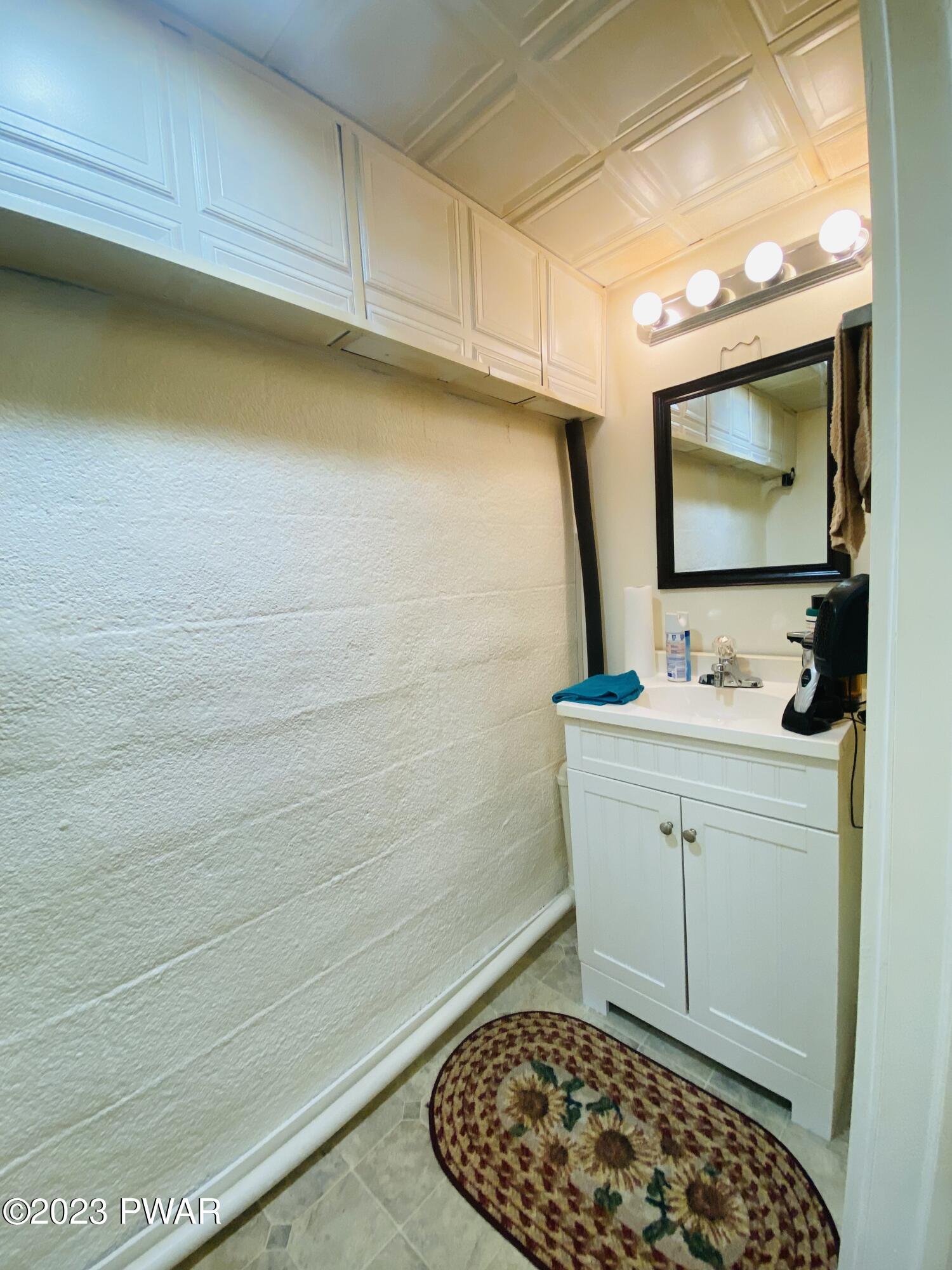 Greentown, Pennsylvania 18426, United States, 3 Bedrooms Bedrooms, ,2 BathroomsBathrooms,Residential,Pending,68681