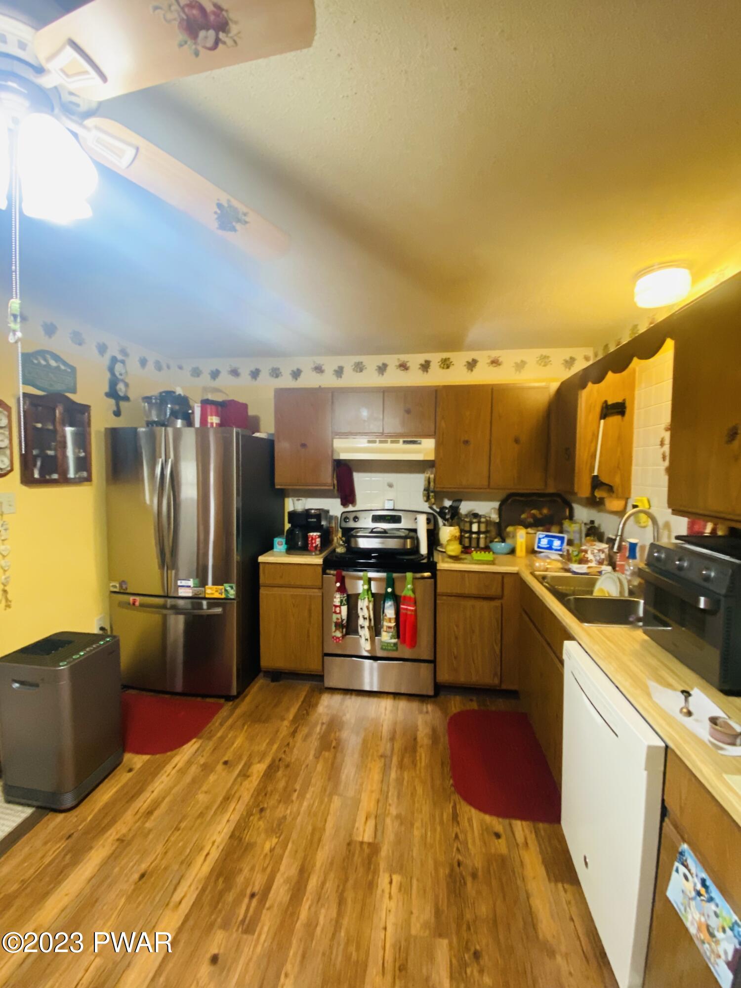 Greentown, Pennsylvania 18426, United States, 3 Bedrooms Bedrooms, ,2 BathroomsBathrooms,Residential,Pending,68681