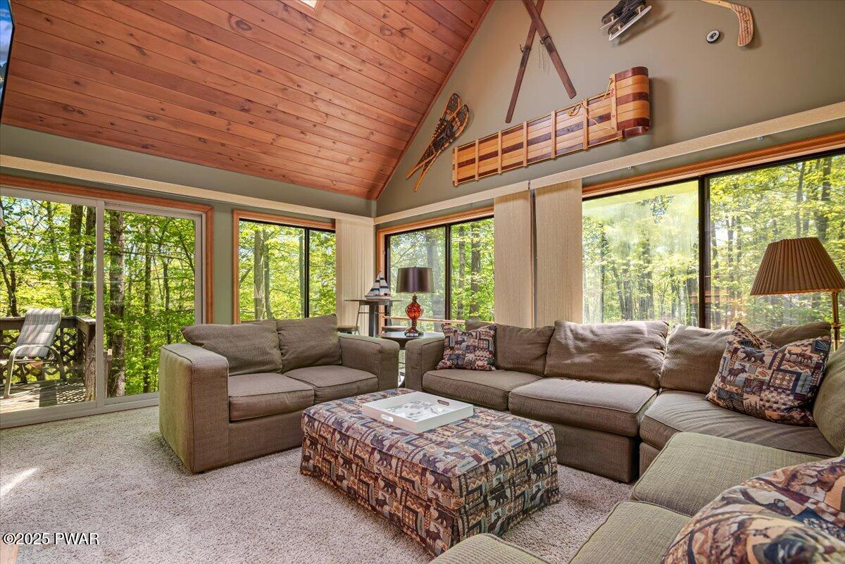 146 Cove Point Circle, Lakeville, Pennsylvania image 16