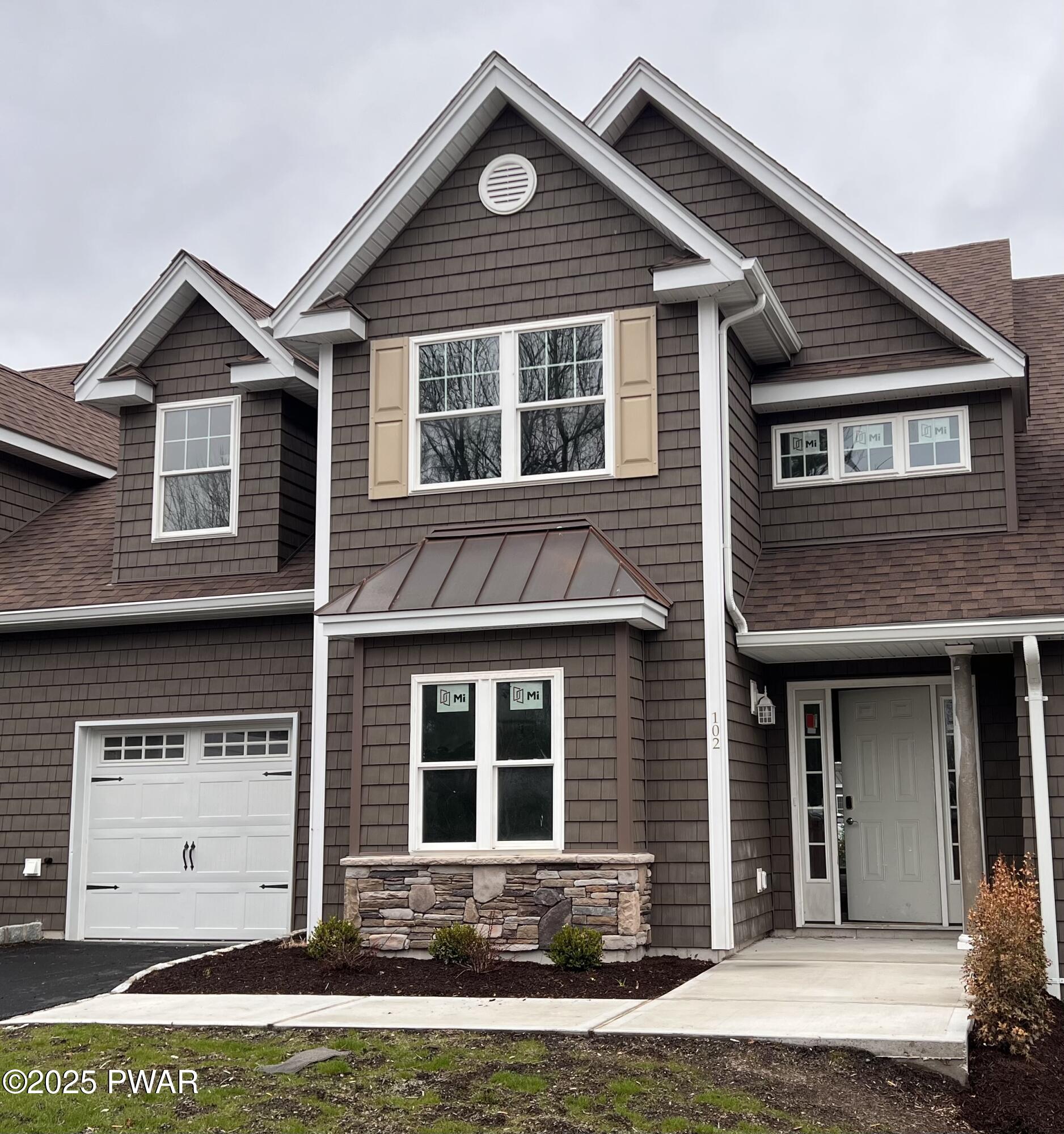 102 Braeburn Path, Matamoras, Pennsylvania image 1