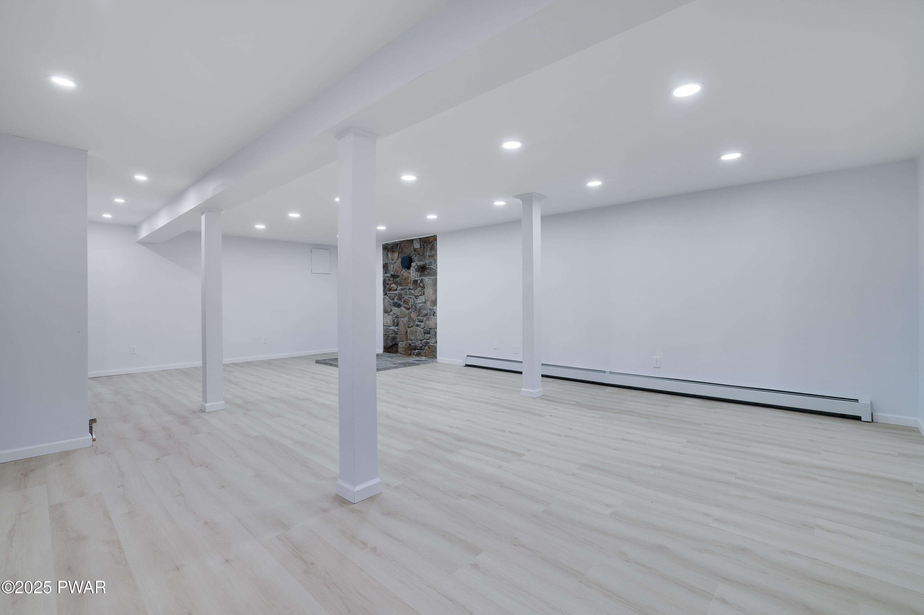 Hawley, Pennsylvania 18428, United States, 5 Bedrooms Bedrooms, ,3 BathroomsBathrooms,Residential,Pending,100887