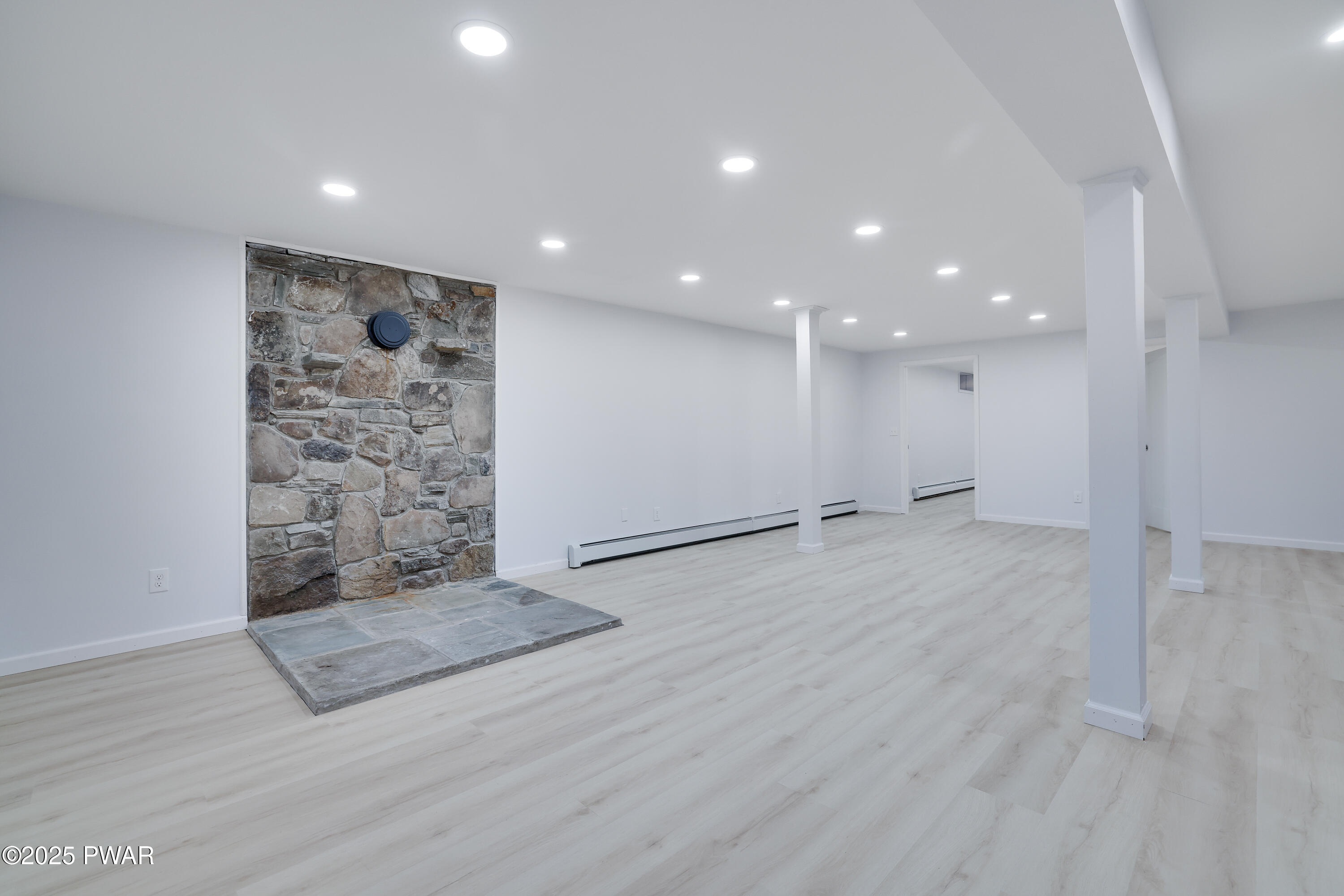 Hawley, Pennsylvania 18428, United States, 5 Bedrooms Bedrooms, ,3 BathroomsBathrooms,Residential,Pending,100887