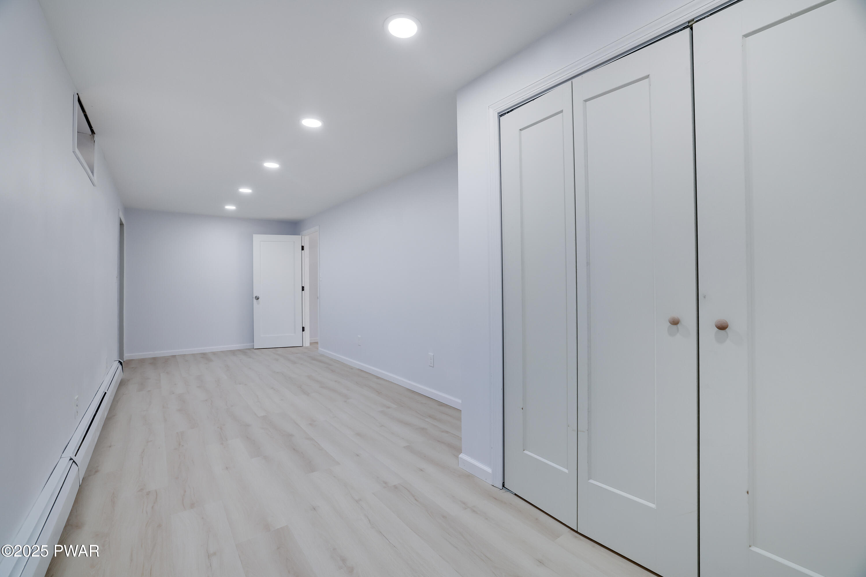 Hawley, Pennsylvania 18428, United States, 5 Bedrooms Bedrooms, ,3 BathroomsBathrooms,Residential,Pending,100887