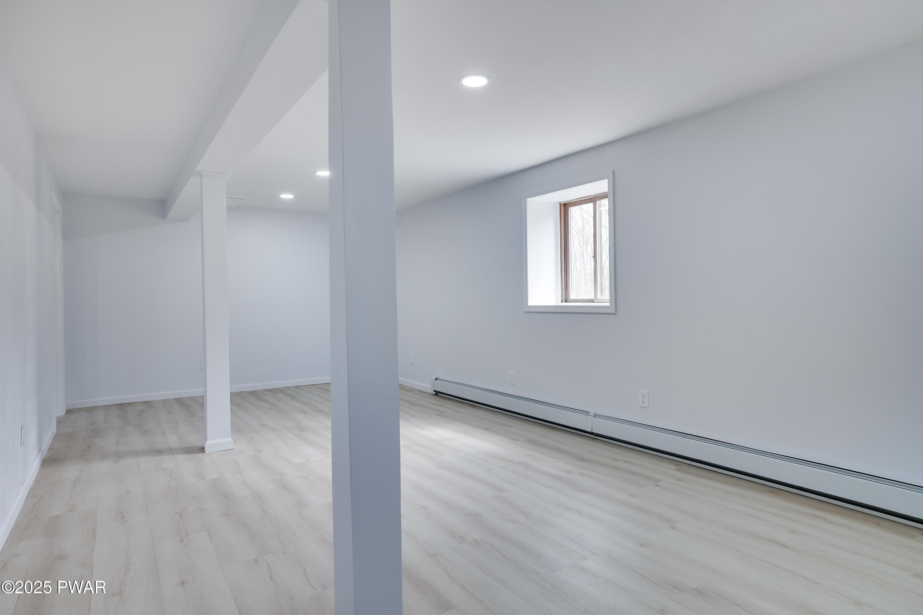 Hawley, Pennsylvania 18428, United States, 5 Bedrooms Bedrooms, ,3 BathroomsBathrooms,Residential,Pending,100887