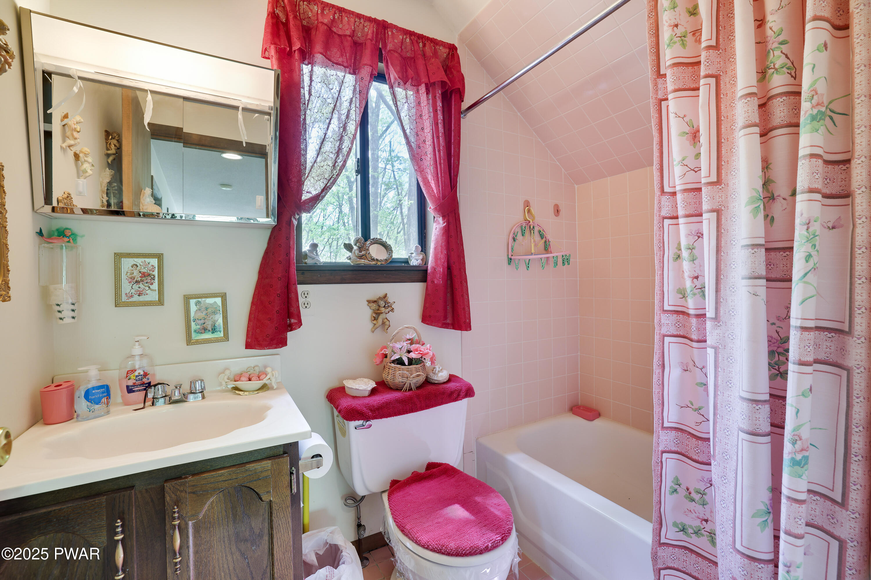 105 Golden Eagle Terrace, Milford, Pennsylvania image 17